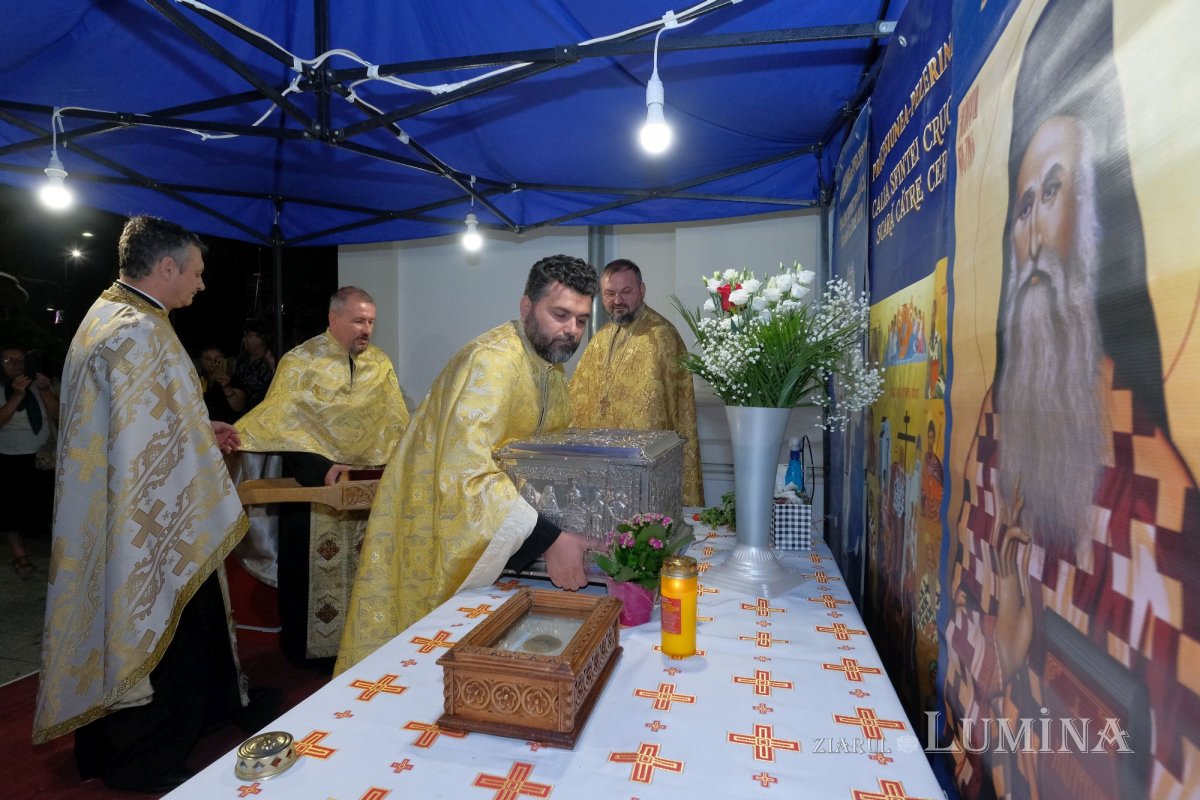 Procesiunea „Calea Sfintei Cruci, scară către Cer”, la Biserica „Sfântul Vasile cel Mare” de pe Calea Victoriei 226228