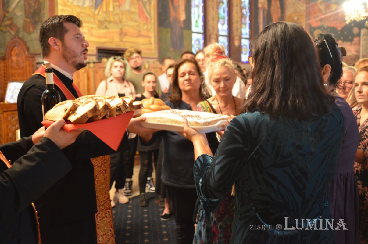 Artist plastic comemorat în Parohia Cotroceni-Răzoare din București 226592