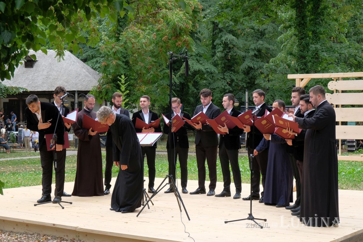 Procesiune cu moaștele Sfântului Eustație la Muzeul Național al Satului 226680