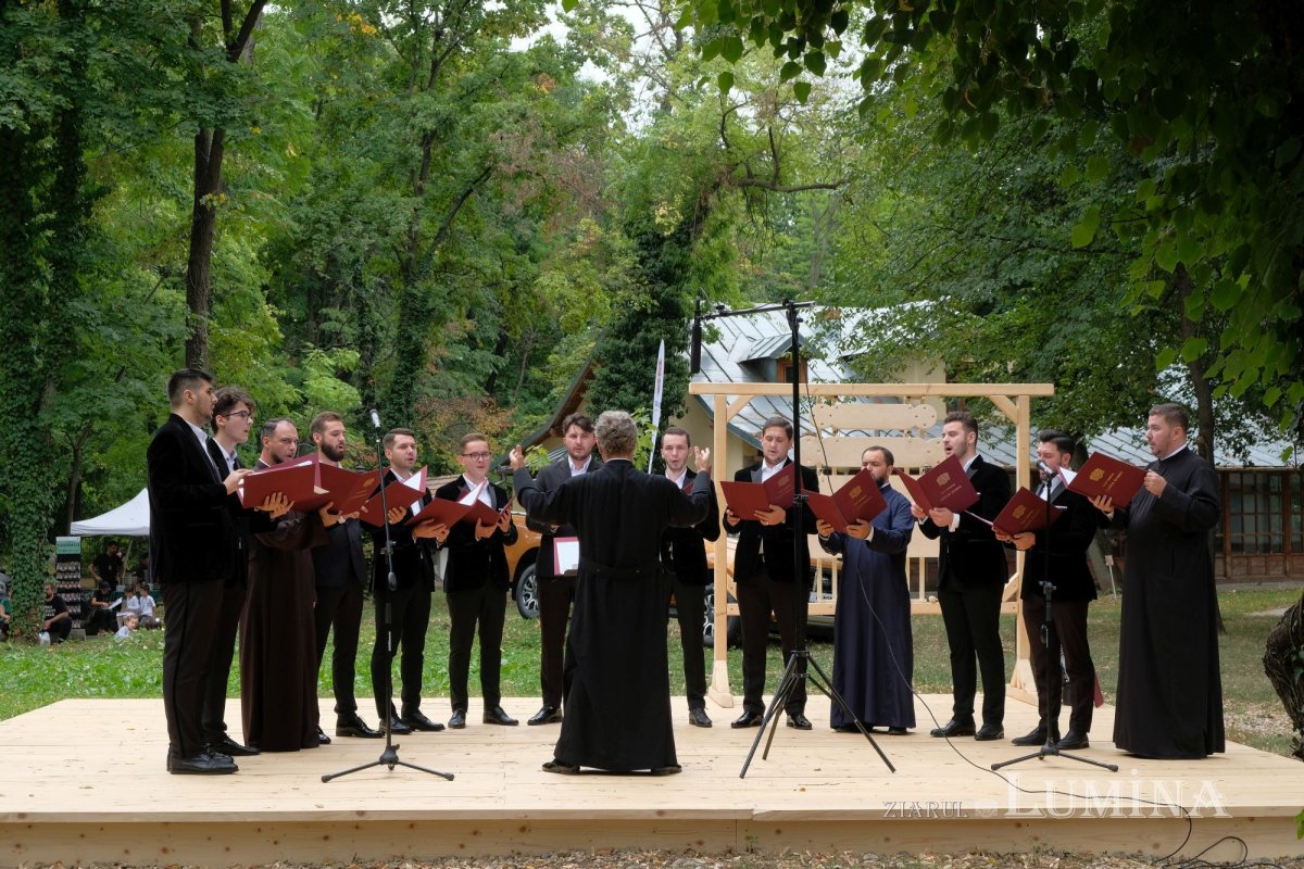 Procesiune cu moaștele Sfântului Eustație la Muzeul Național al Satului 226682
