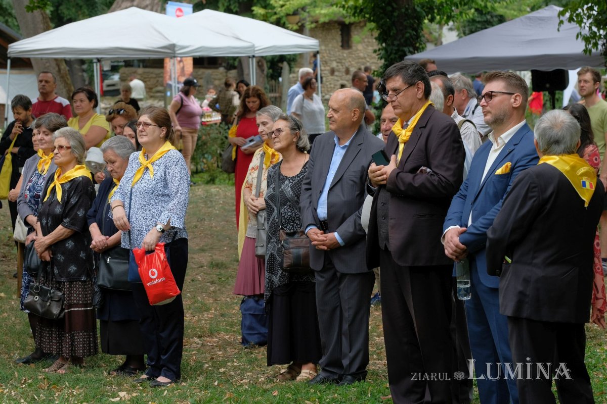 Procesiune cu moaștele Sfântului Eustație la Muzeul Național al Satului 226684