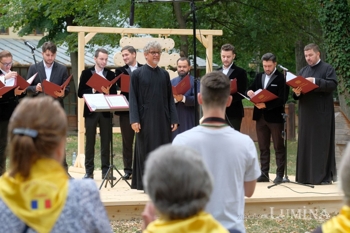 Procesiune cu moaștele Sfântului Eustație la Muzeul Național al Satului 226685