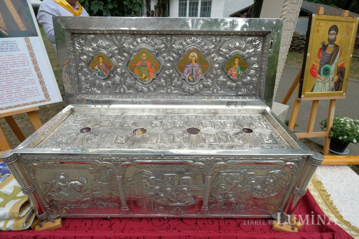 Procesiune cu moaștele Sfântului Eustație la Muzeul Național al Satului 226693