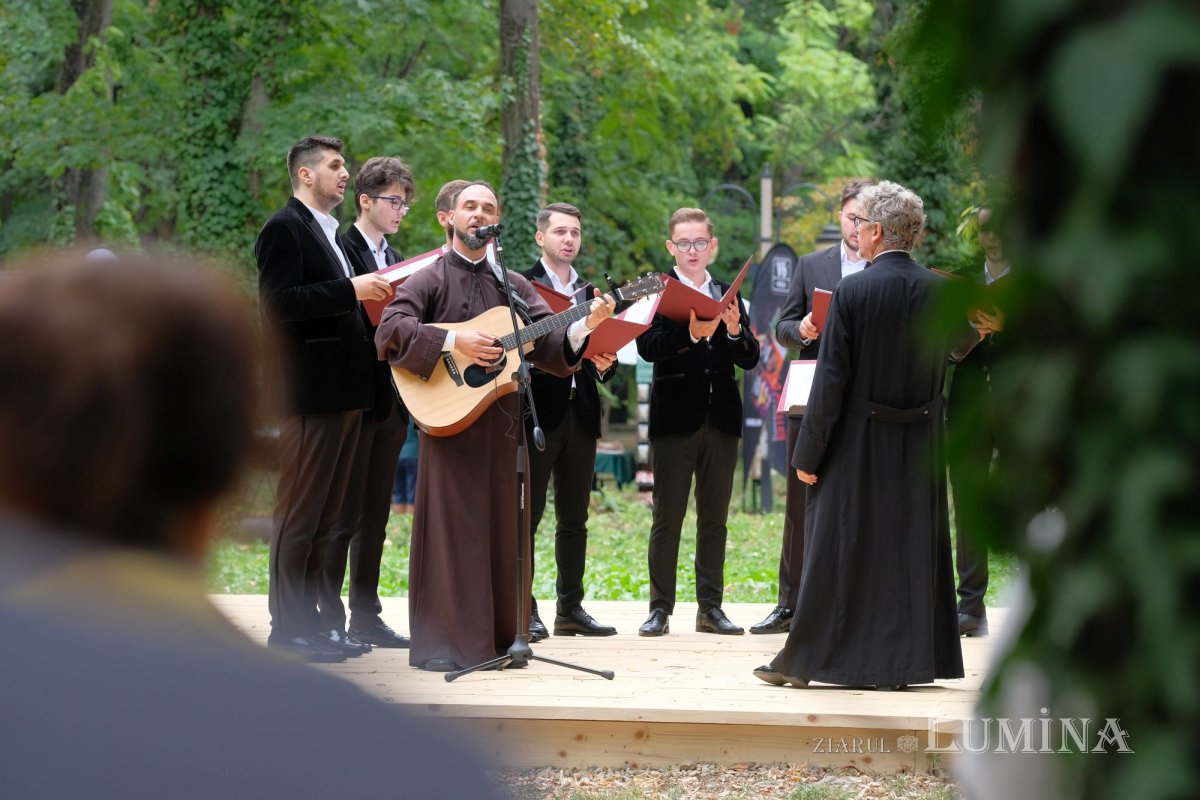 Procesiune cu moaștele Sfântului Eustație la Muzeul Național al Satului 226699