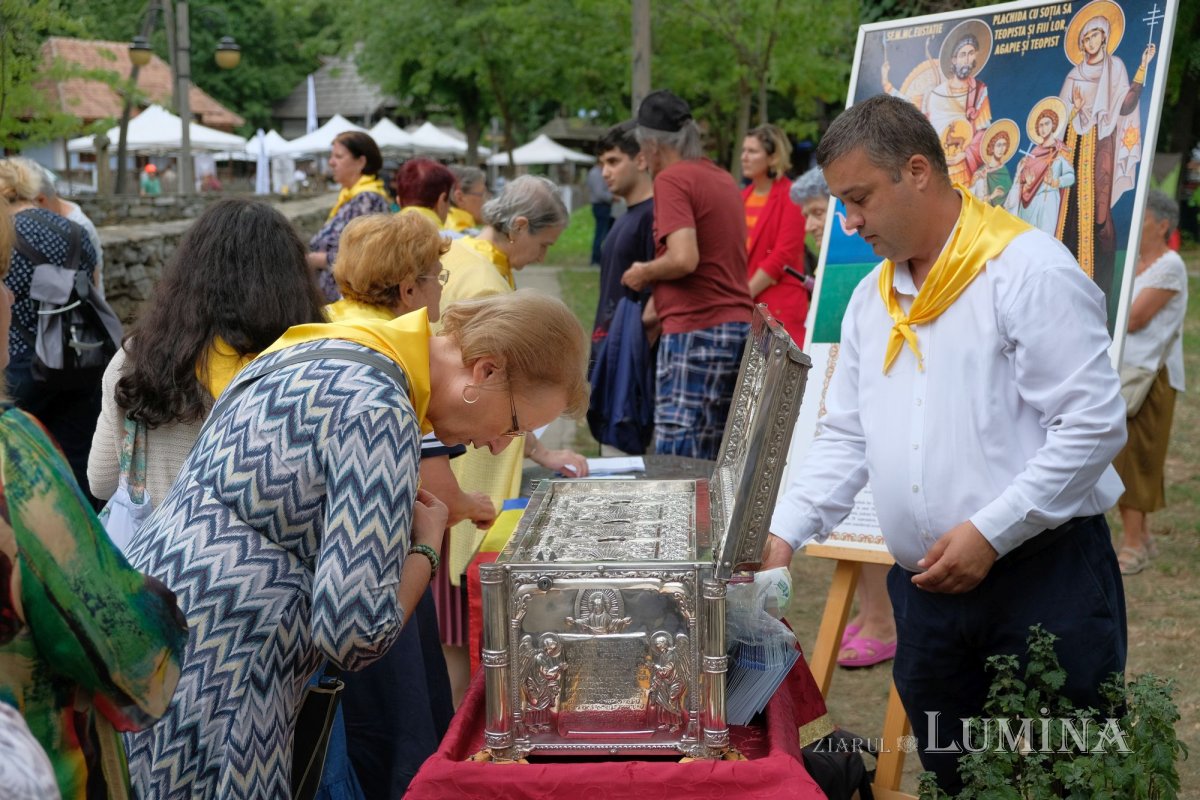 Procesiune cu moaștele Sfântului Eustație la Muzeul Național al Satului 226704
