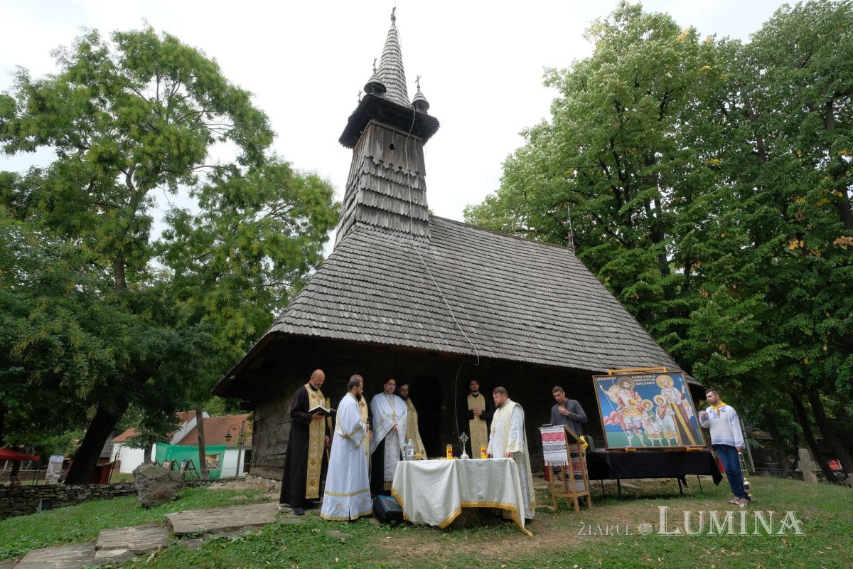 Procesiune cu moaștele Sfântului Eustație la Muzeul Național al Satului 226707