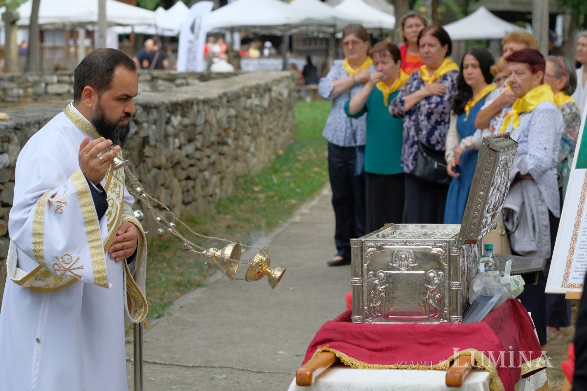 Procesiune cu moaștele Sfântului Eustație la Muzeul Național al Satului 226711