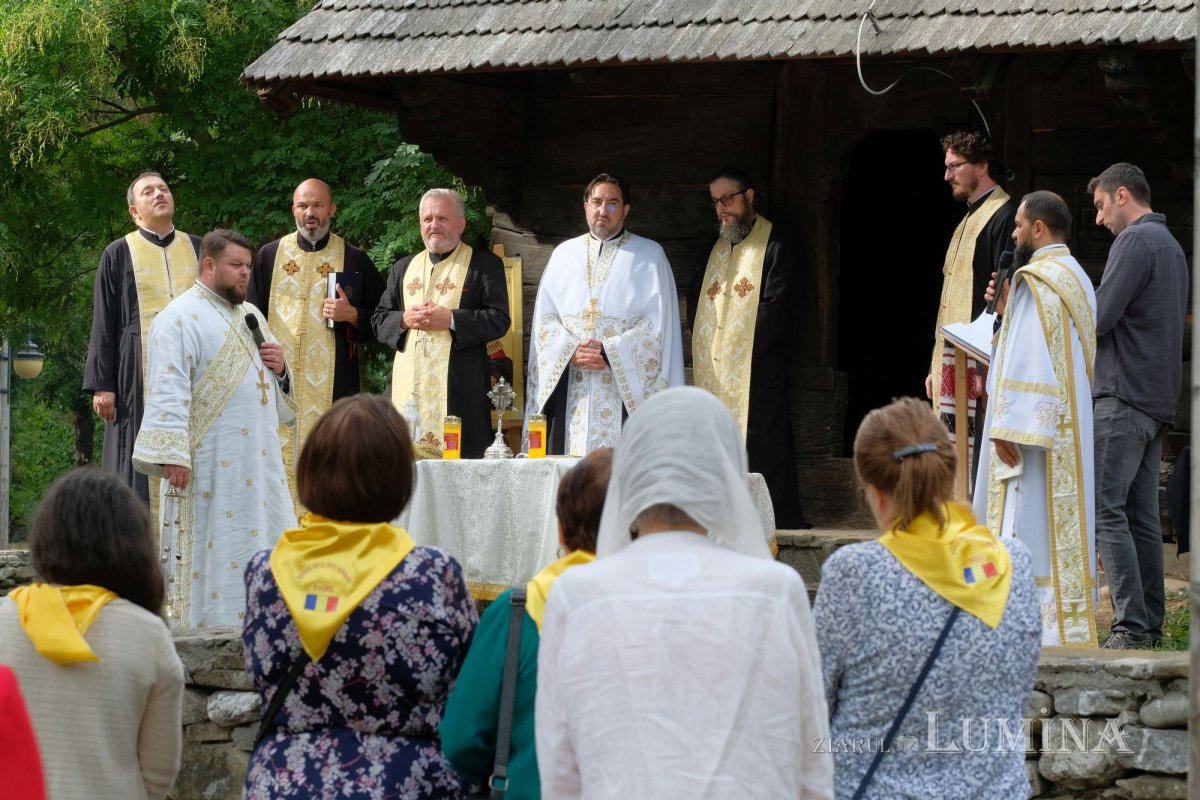Procesiune cu moaștele Sfântului Eustație la Muzeul Național al Satului 226713
