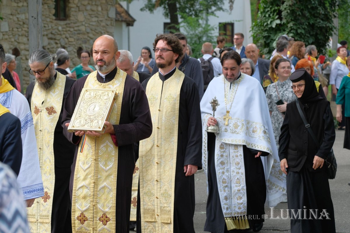 Procesiune cu moaștele Sfântului Eustație la Muzeul Național al Satului 226715