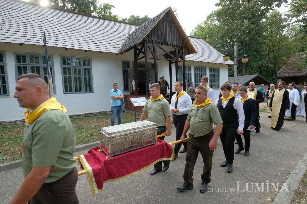 Procesiune cu moaștele Sfântului Eustație la Muzeul Național al Satului 226716