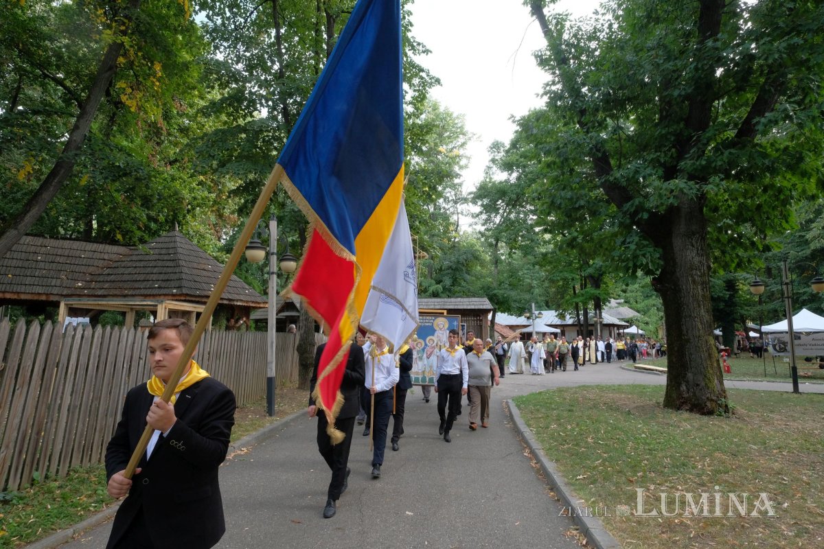 Procesiune cu moaștele Sfântului Eustație la Muzeul Național al Satului 226723
