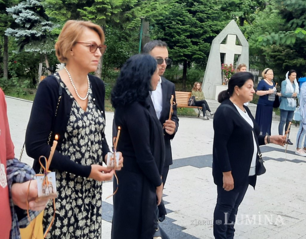 Pomenirea părinților Sfântului Dionisie Erhan la o biserică din București 226780