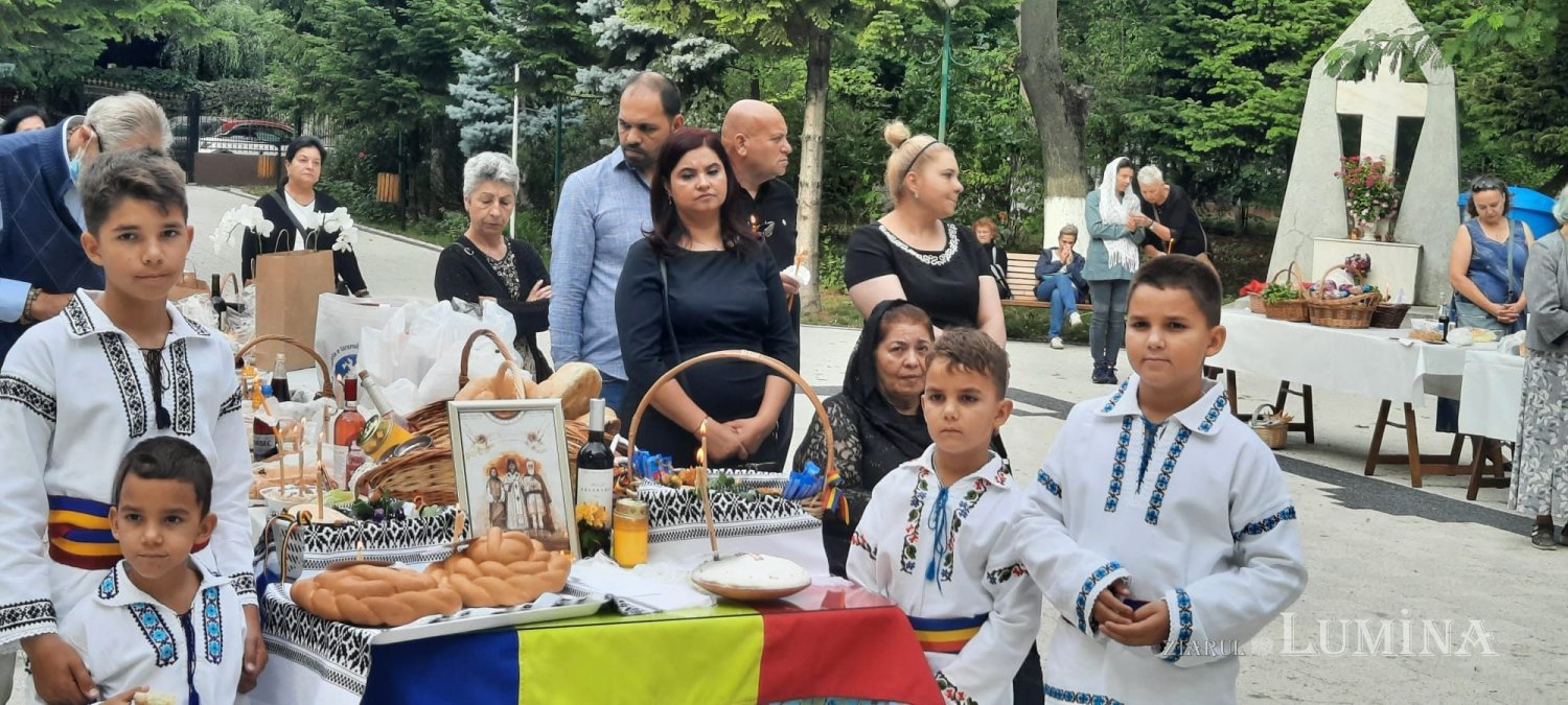 Pomenirea părinților Sfântului Dionisie Erhan la o biserică din București 226782