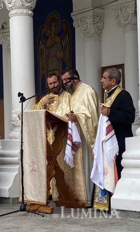 Pomenirea părinților Sfântului Dionisie Erhan la o biserică din București 226785