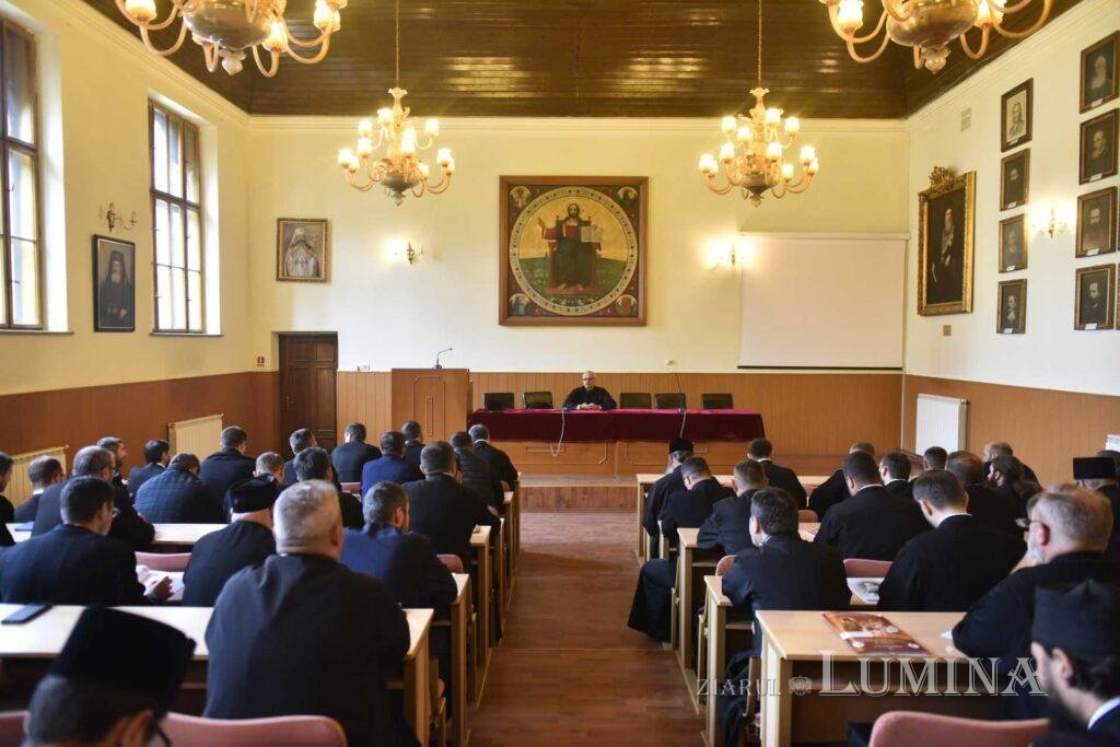 Cursuri profesionale pentru preoţii din Mitropolia Ardealului 227055