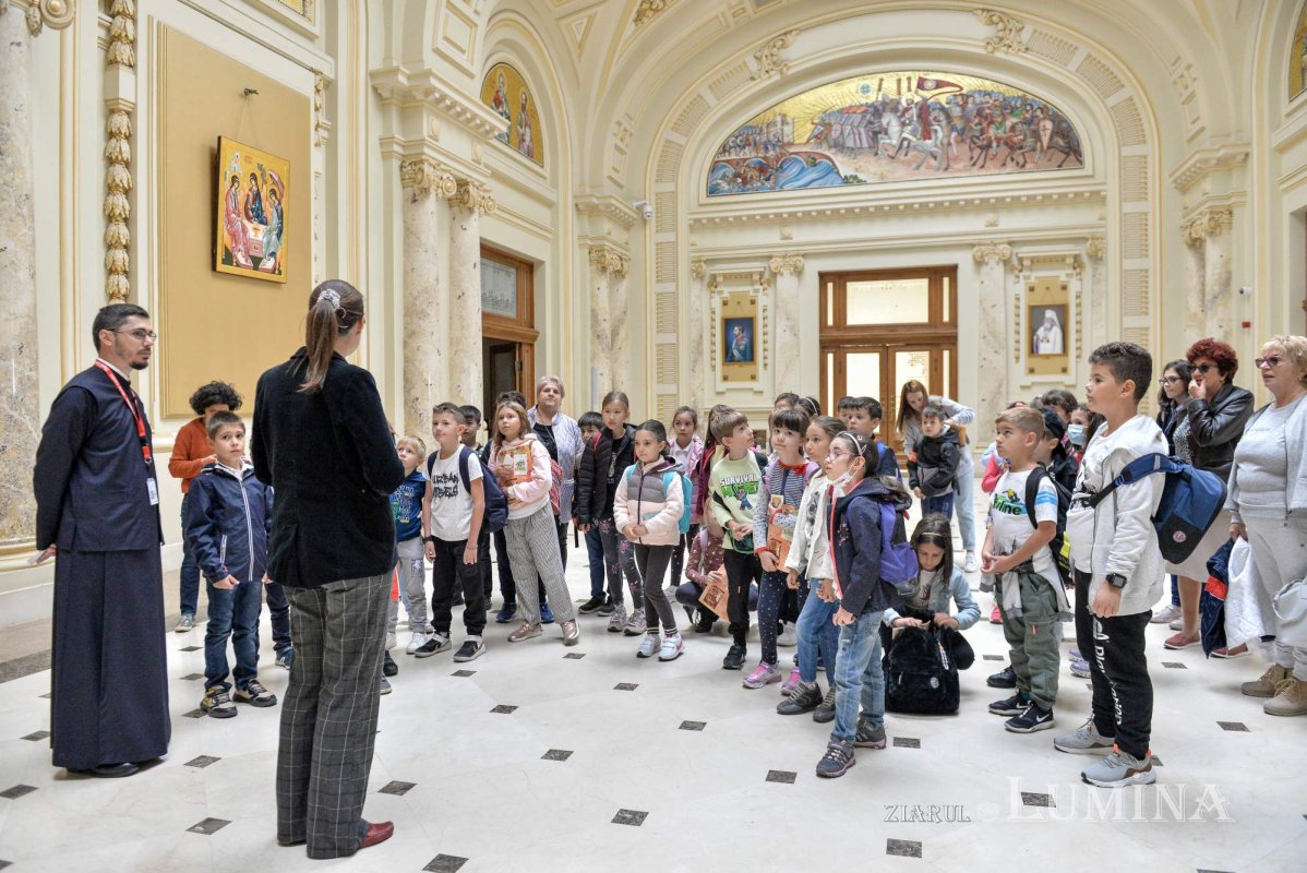 Vizită tematică despre „drumul cărții” pe Colina Patriarhiei 227262