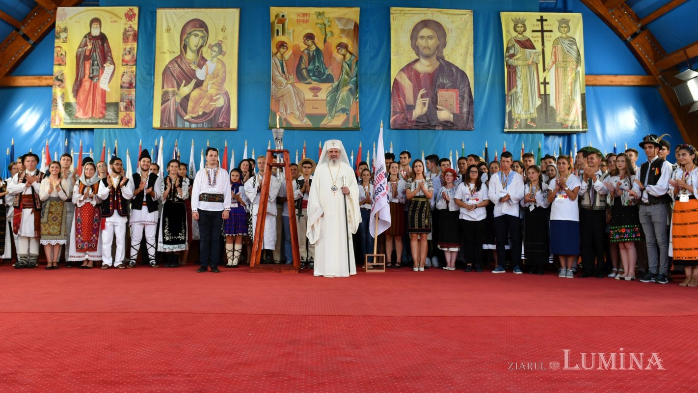 Rugăciunea luminează mintea, încălzeşte inima şi sporește activitatea 227392