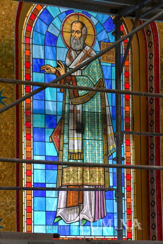 Catedrala Mântuirii Neamului la început de toamnă  227710