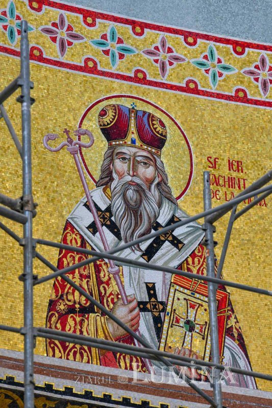 Catedrala Mântuirii Neamului la început de toamnă  227712