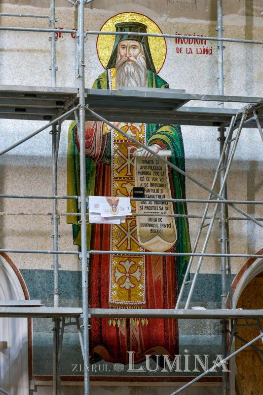 Catedrala Mântuirii Neamului la început de toamnă  227716