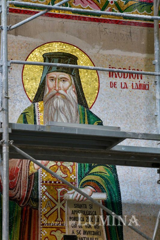 Catedrala Mântuirii Neamului la început de toamnă  227717