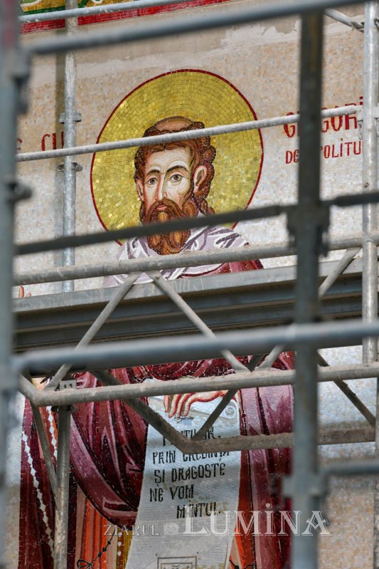 Catedrala Mântuirii Neamului la început de toamnă  227719