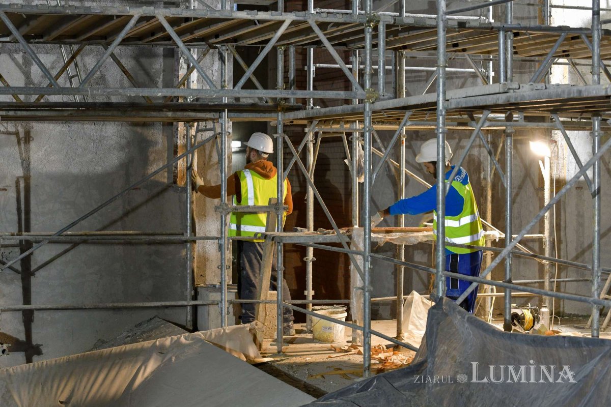 Catedrala Mântuirii Neamului la început de toamnă  227723