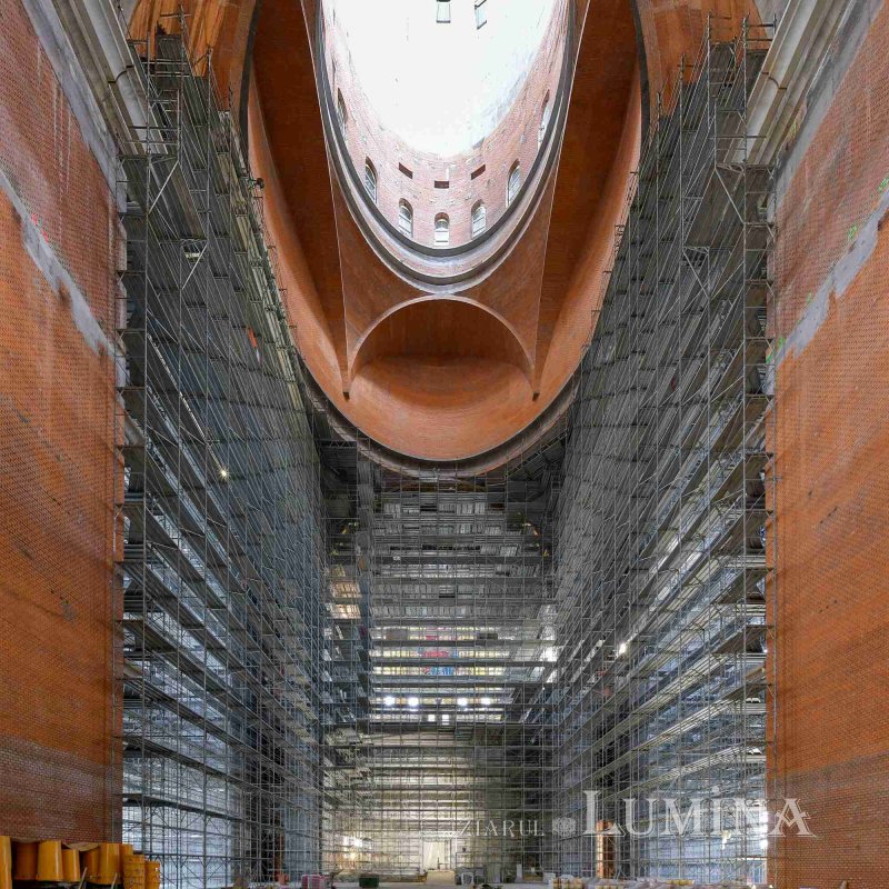 Catedrala Mântuirii Neamului la început de toamnă  227725