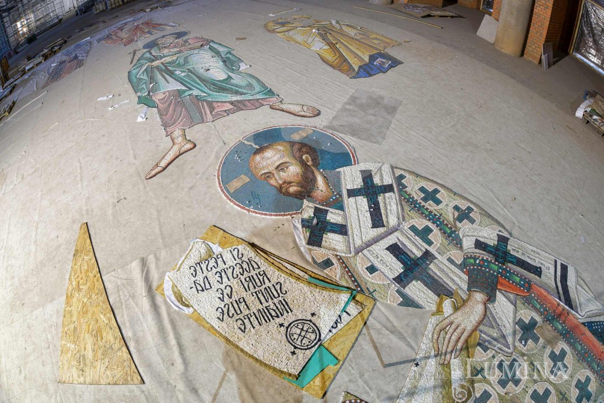 Catedrala Mântuirii Neamului la început de toamnă  227727