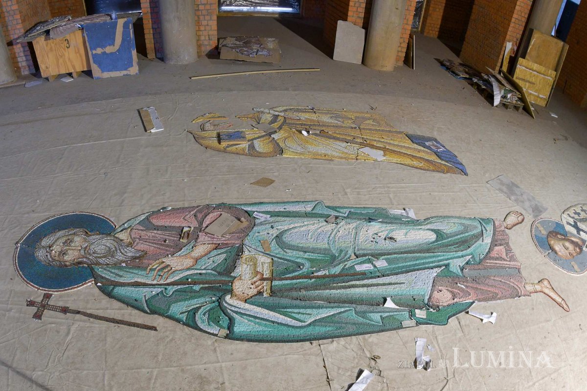 Catedrala Mântuirii Neamului la început de toamnă  227728