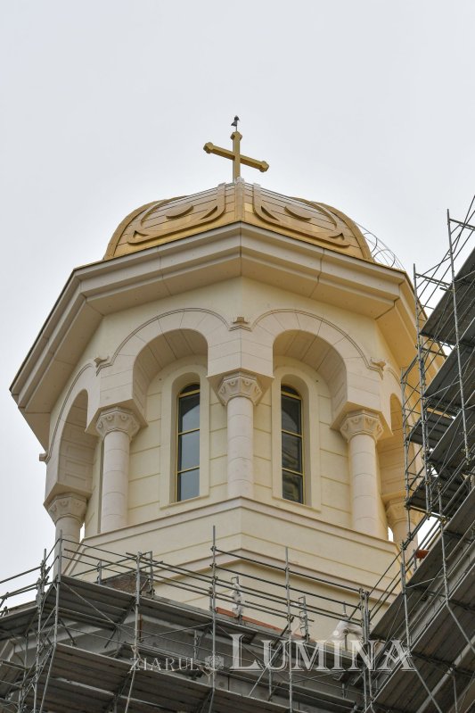 Catedrala Mântuirii Neamului la început de toamnă  227732