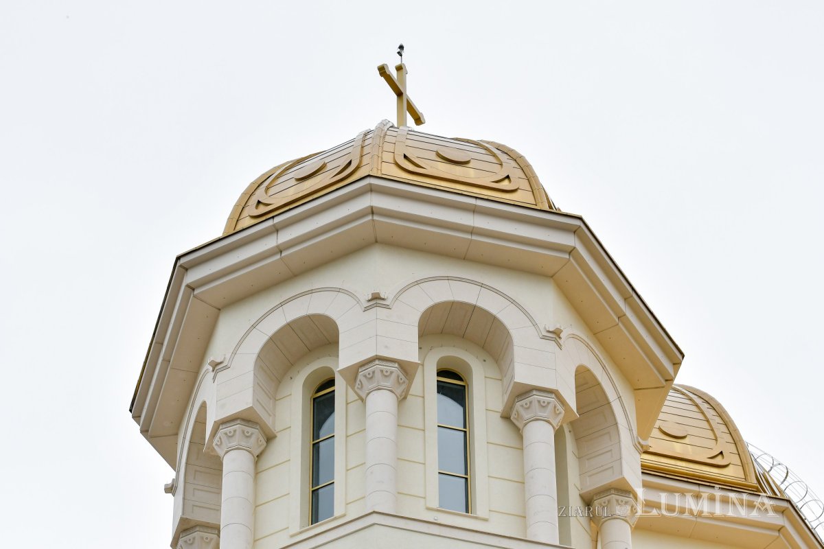 Catedrala Mântuirii Neamului la început de toamnă  227736