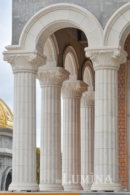 Catedrala Mântuirii Neamului la început de toamnă  227737