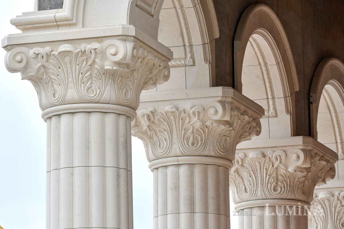 Catedrala Mântuirii Neamului la început de toamnă  227738