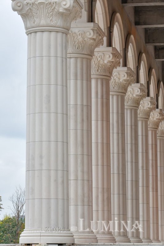 Catedrala Mântuirii Neamului la început de toamnă  227739