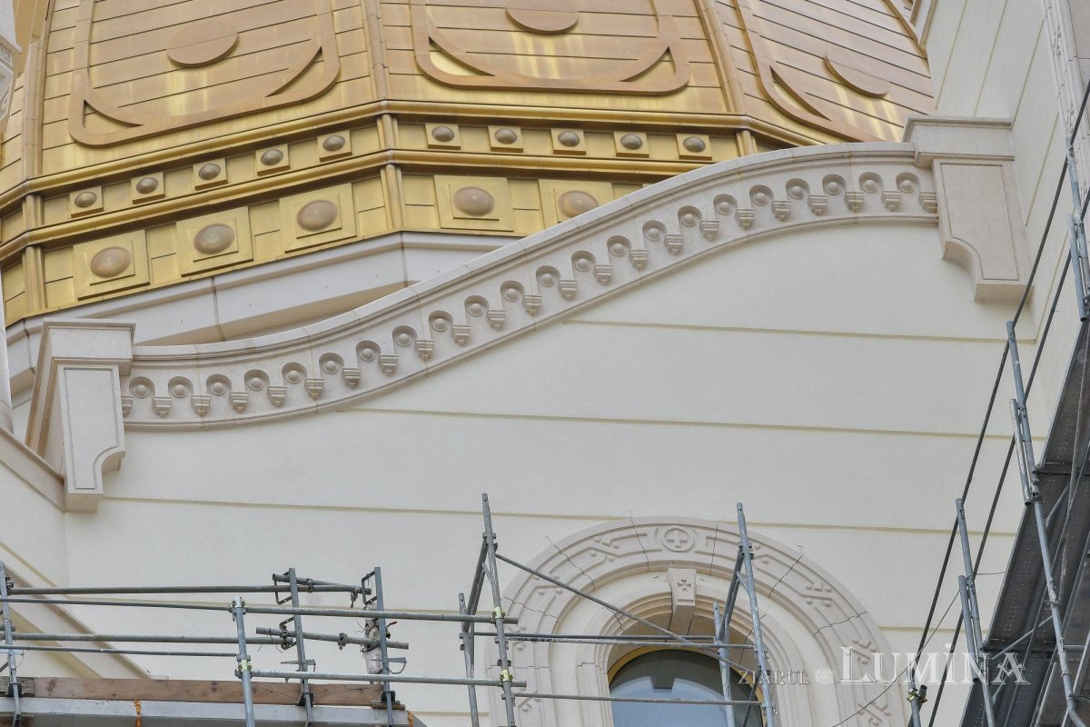 Catedrala Mântuirii Neamului la început de toamnă  227743