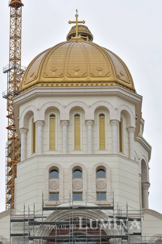 Catedrala Mântuirii Neamului la început de toamnă  227746