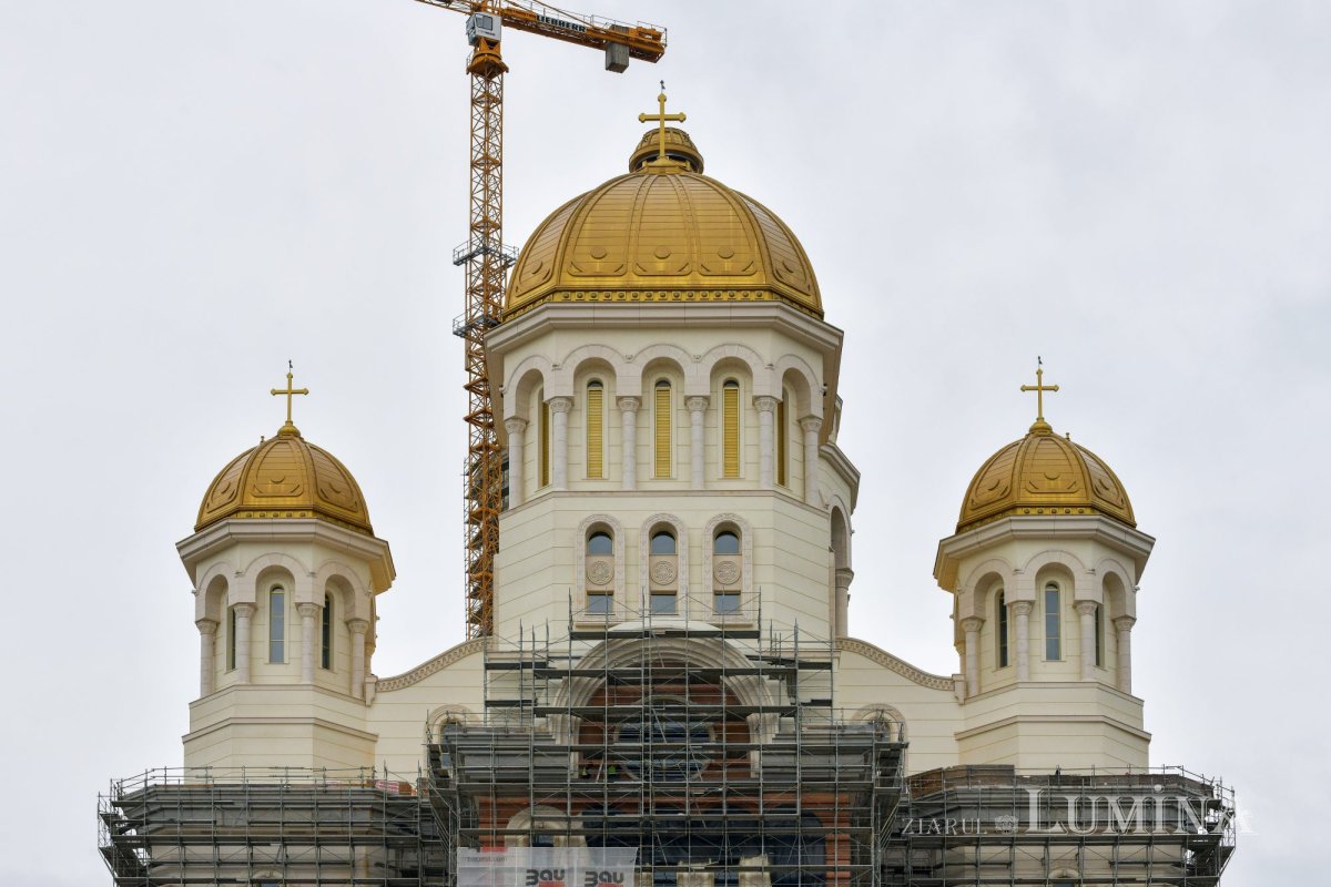 Catedrala Mântuirii Neamului la început de toamnă  227753