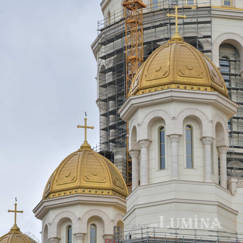Catedrala Mântuirii Neamului la început de toamnă  227755