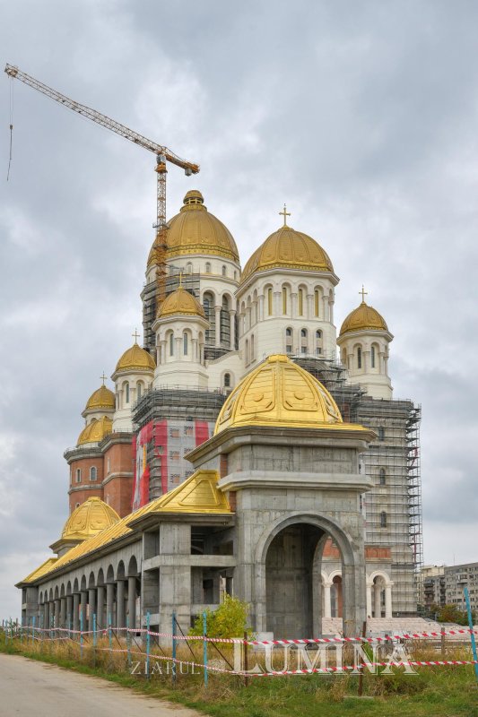 Catedrala Mântuirii Neamului la început de toamnă  227756