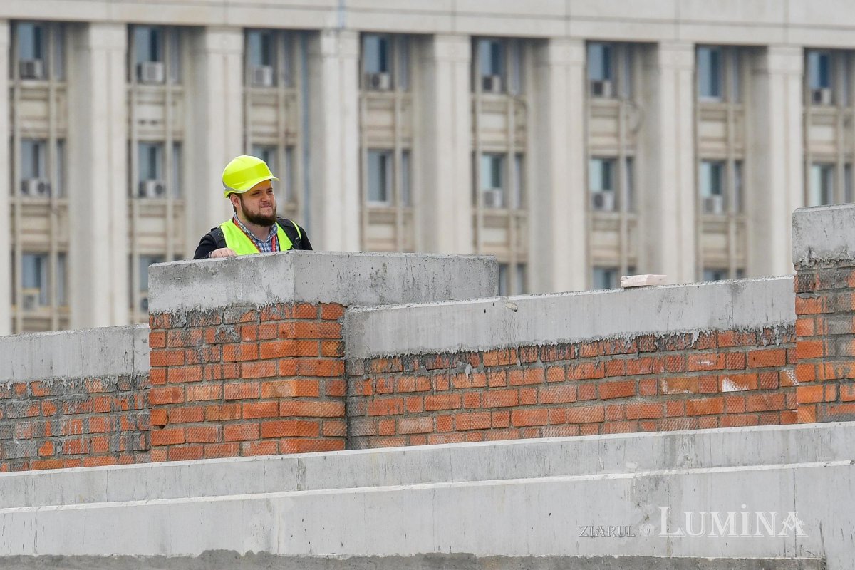 Catedrala Mântuirii Neamului la început de toamnă  227758