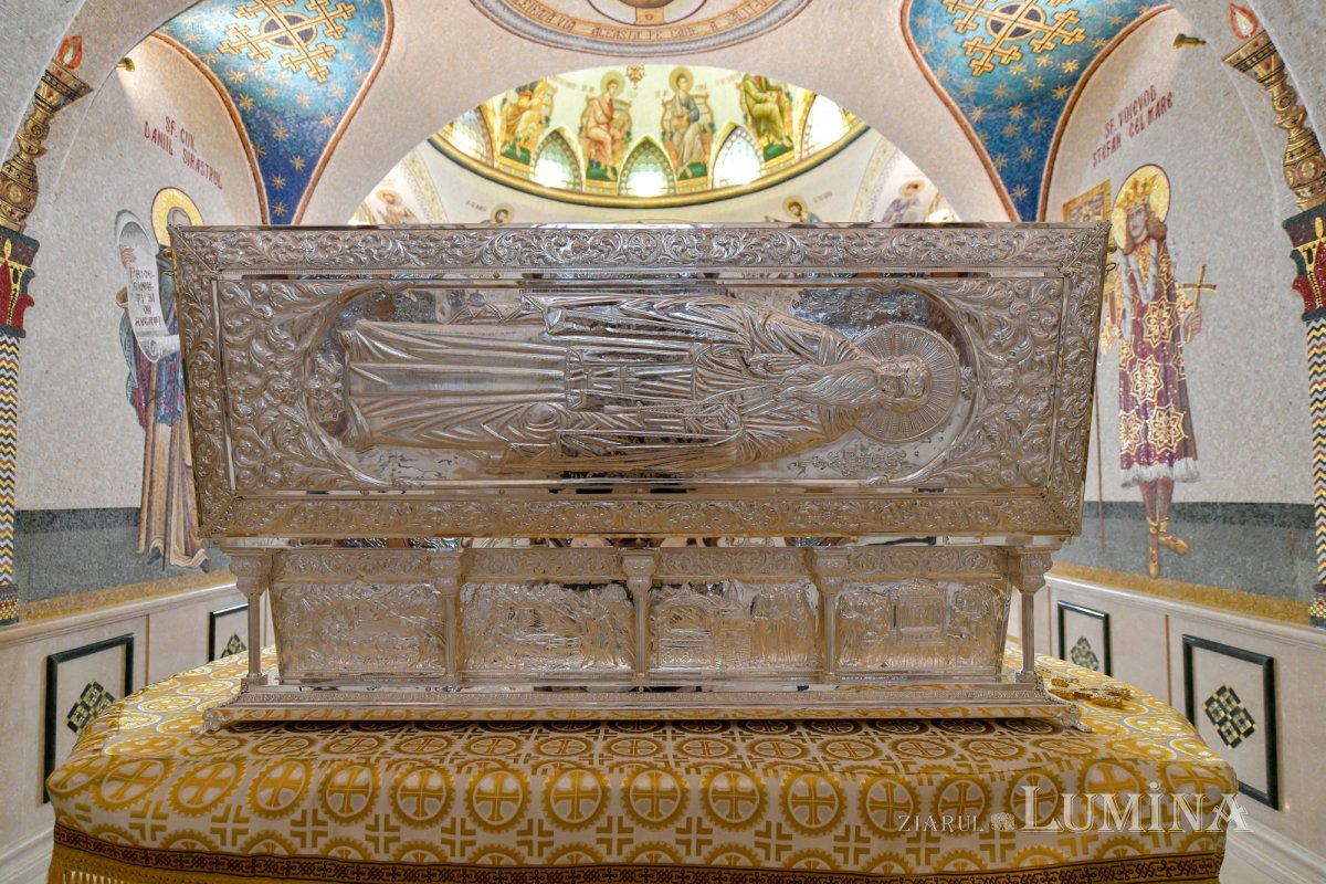 Raclă nouă pentru Mănăstirea Negru Vodă sfințită de Patriarhul României 227778