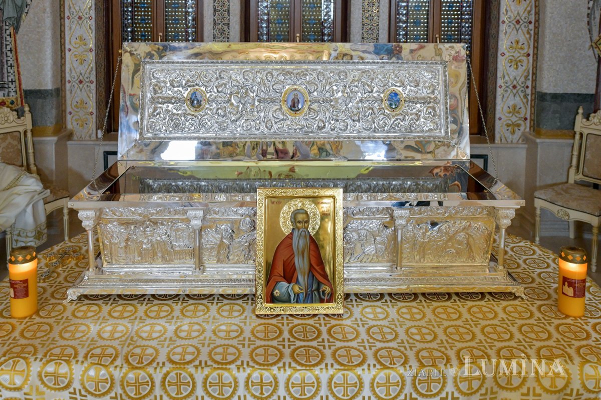 Raclă nouă pentru Mănăstirea Negru Vodă sfințită de Patriarhul României 227779