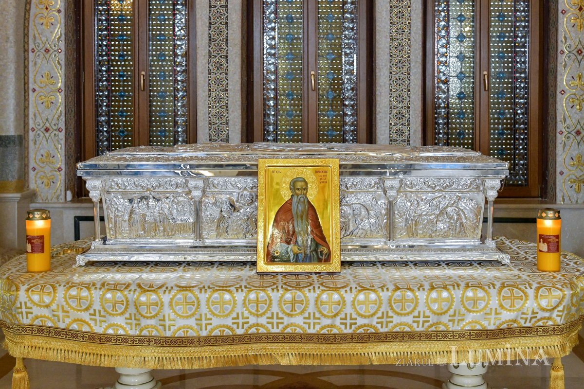 Raclă nouă pentru Mănăstirea Negru Vodă sfințită de Patriarhul României 227784