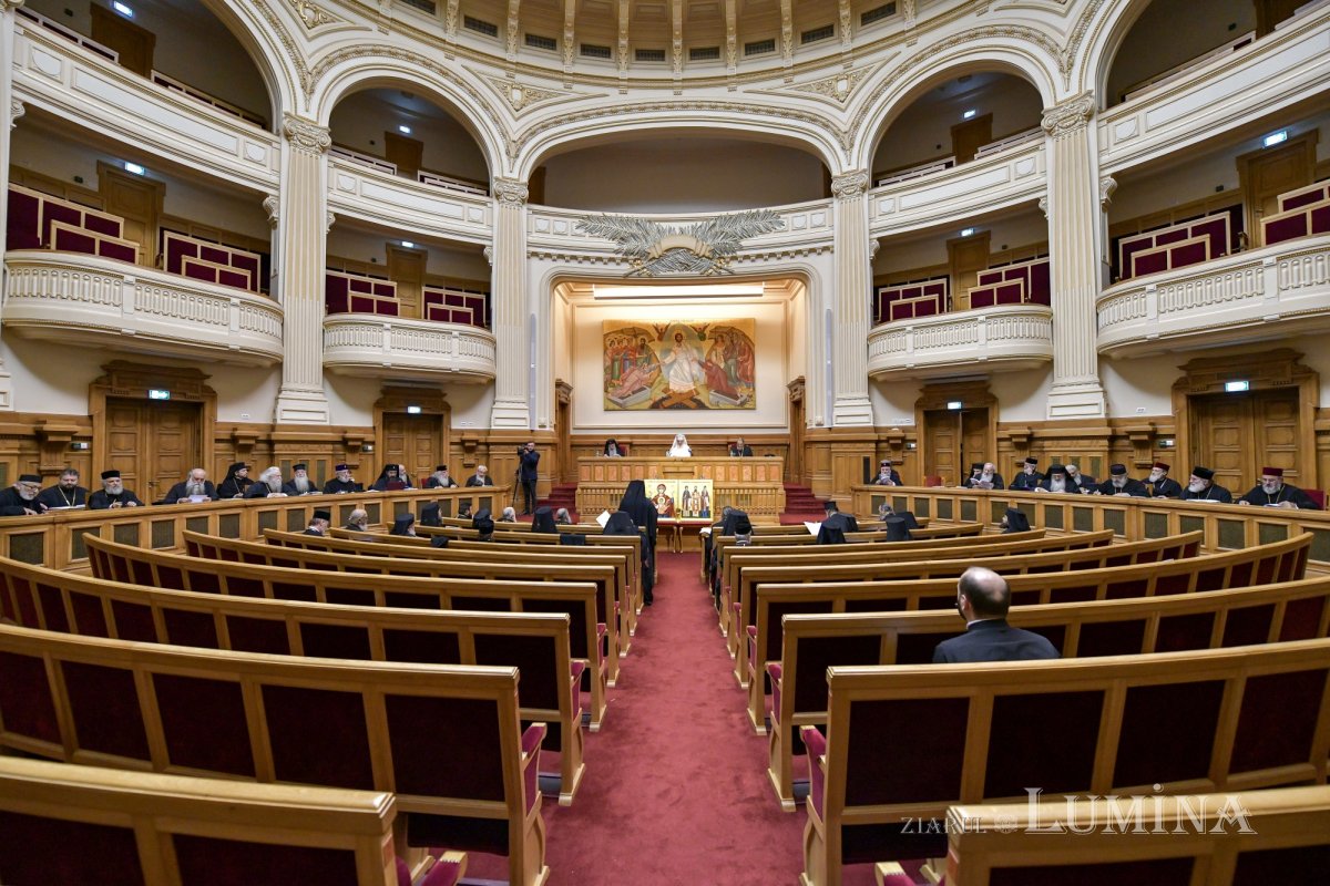 Membrii Sfântului Sinod s-au reunit în ședință de lucru la Palatul Patriarhiei 227957