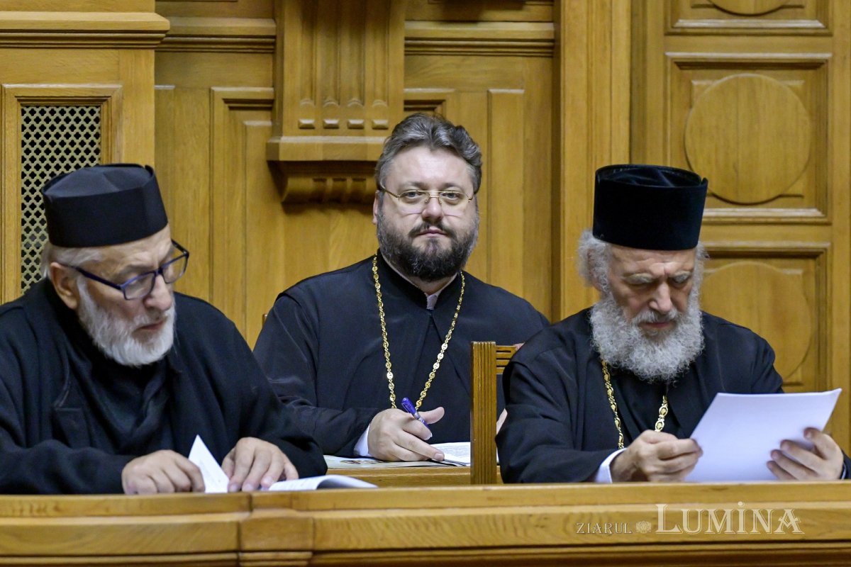 Membrii Sfântului Sinod s-au reunit în ședință de lucru la Palatul Patriarhiei 227964