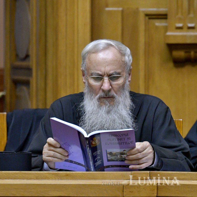 Membrii Sfântului Sinod s-au reunit în ședință de lucru la Palatul Patriarhiei 227966