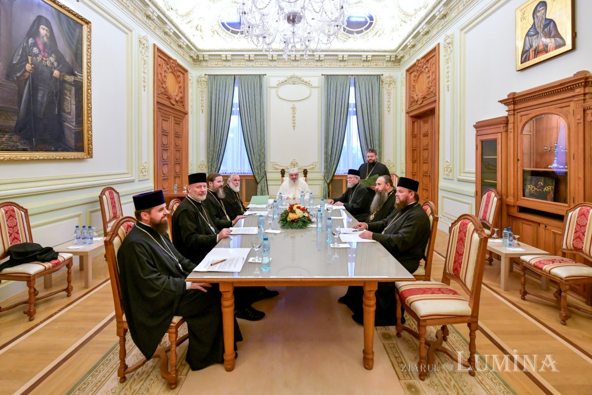 Membrii Sfântului Sinod s-au reunit în ședință de lucru la Palatul Patriarhiei 227975