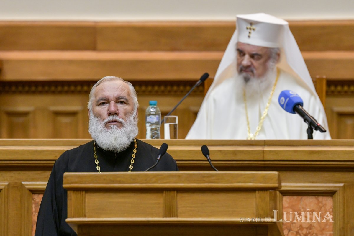 Membrii Sfântului Sinod s-au reunit în ședință de lucru la Palatul Patriarhiei 227976