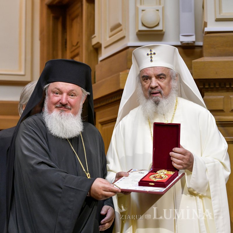 Membrii Sfântului Sinod s-au reunit în ședință de lucru la Palatul Patriarhiei 227995